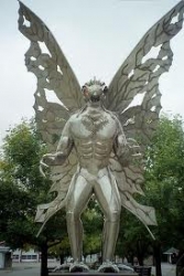 Estatua-del-Hombre-Polilla-o-Mothman.jpg