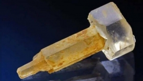 Raros-pernos-cristalizados-encontrados-en-una-mina.jpg