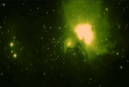 ovnis-pasa-por-la-nebulosa-de-Orion.jpg