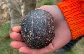 piedra-descubiertas-en-una-tumba-en-las-Islas-Orcadas.jpg