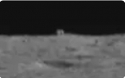 cubo-extrano-vio-el-vehiculo-lunar-chino-en-la-luna2.jpg