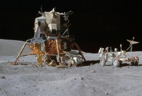 extrana-nube-sobre-la-luna-fue-captada-por-la-mision-Apolo-16.jpg