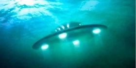 Objeto-luminoso-bajo-el-agua-frente-a-la-costa-de-Miami.jpg