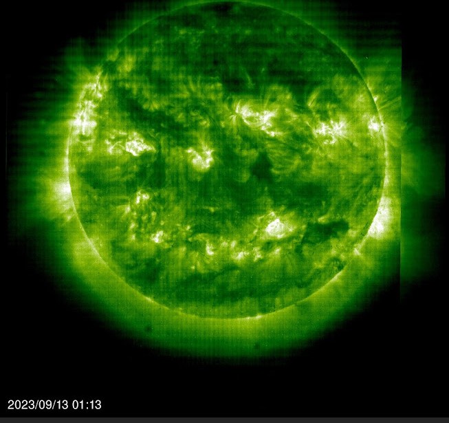 OVNIs del tamaño de la Tierra que utilicen el sol
